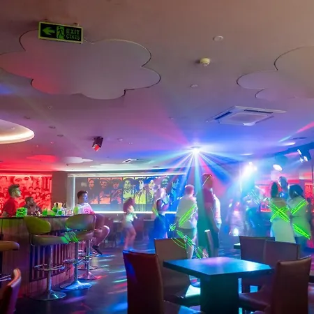 Michell & (adults Only) 3*