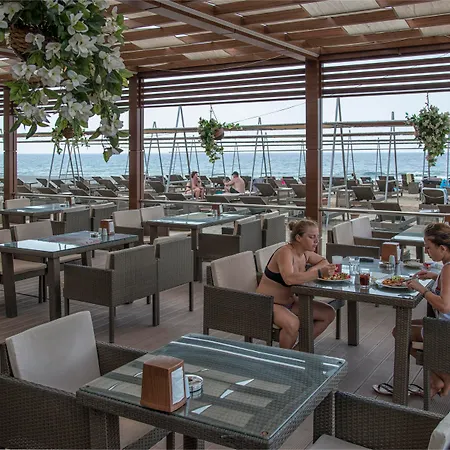 Michell & (adults Only) 3* אלאניה