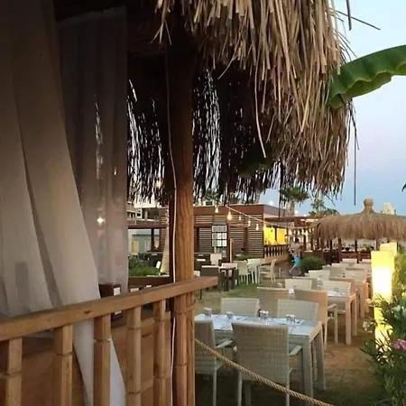 Michell & (adults Only) מלון 3*