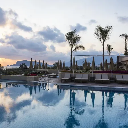 Michell & (adults Only) 3*